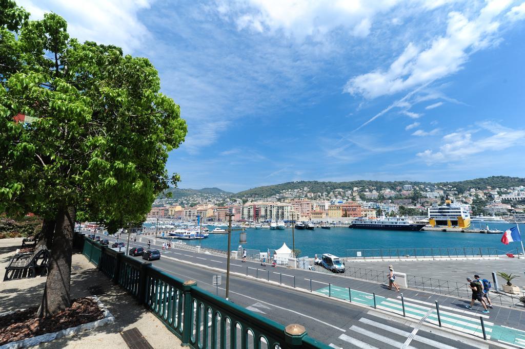 Apart Overlooking The Port Of Hébergement de vacances *